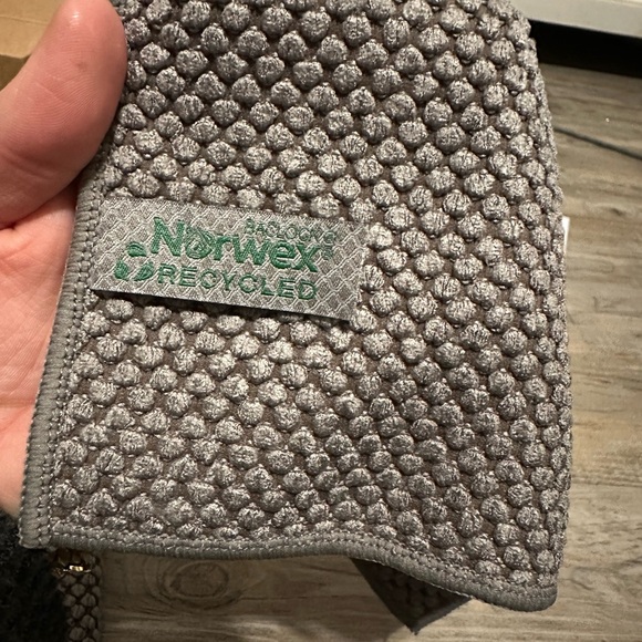 Norwex Textured “mushroom” counter cloths - Picture 2 of 5